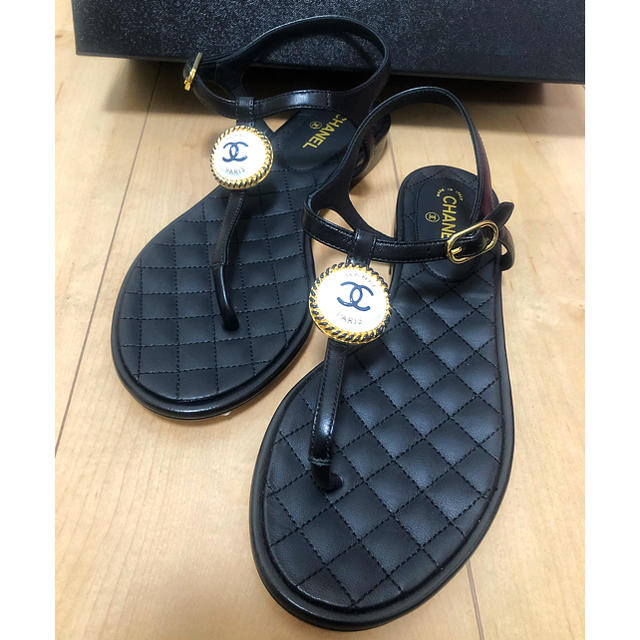 取扱店舗限定アイテム 美品☆CHANEL・レザー ココマークメタルバックル