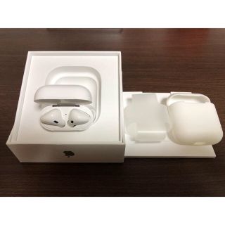 アップル(Apple)の 正規品 Apple購入 Airpods 1世代 シリコンケース付(ヘッドフォン/イヤフォン)