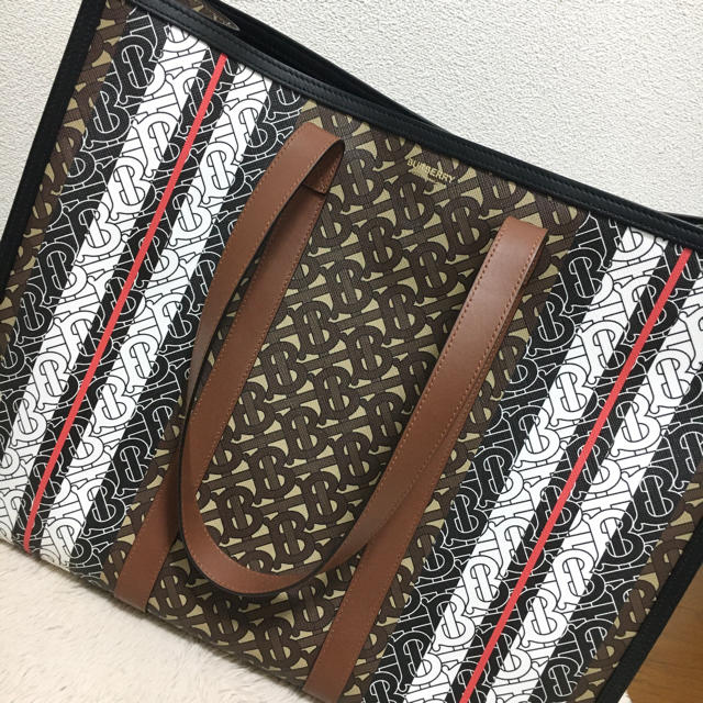 BURBERRY(バーバリー)のBURBERRY バーバリー モノグラム トートバック レディースのバッグ(トートバッグ)の商品写真