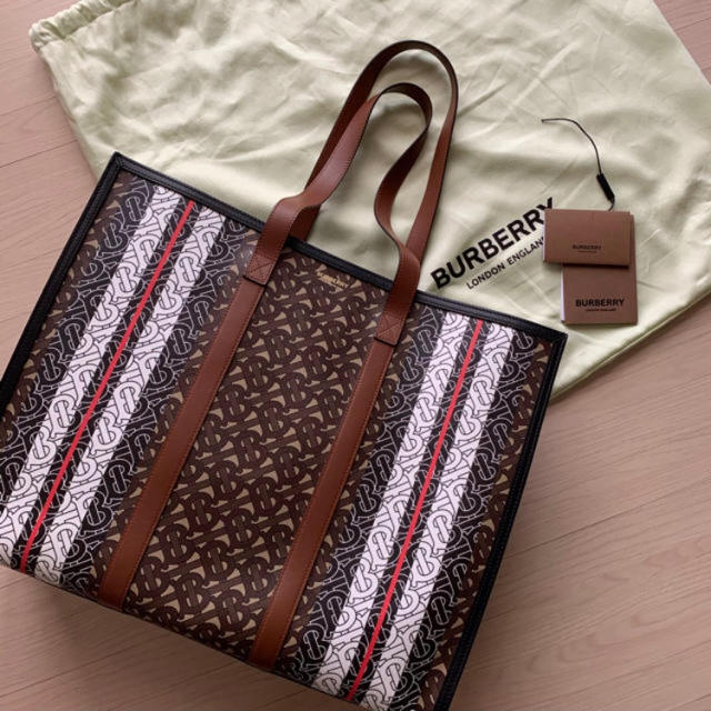 BURBERRY(バーバリー)のBURBERRY バーバリー モノグラム トートバック レディースのバッグ(トートバッグ)の商品写真