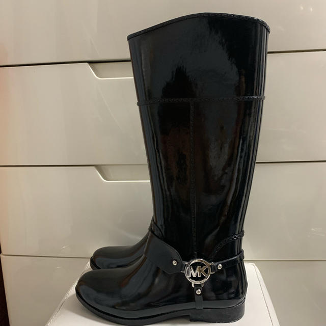 Michael Kors(マイケルコース)のマイケルコース   ブラックエナメル   アイコン　レインブーツ レディースの靴/シューズ(レインブーツ/長靴)の商品写真