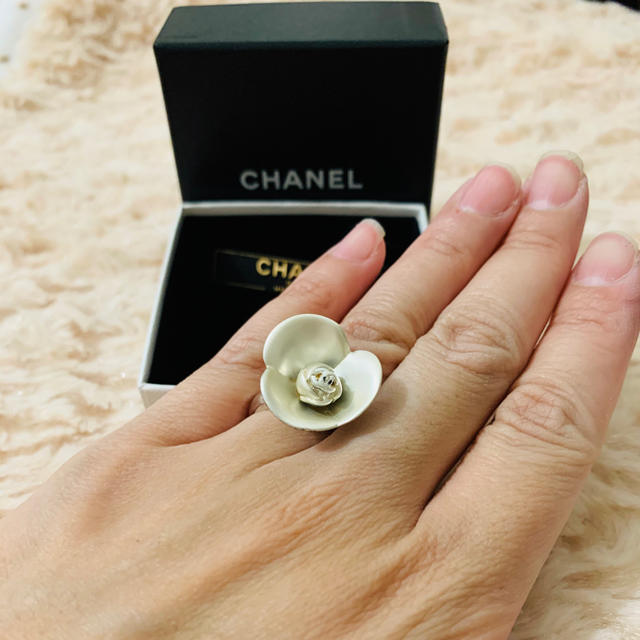 CHANEL(シャネル)の★刻印有★CHANEL ヴィンテージ フラワーモチーフリング レディースのアクセサリー(リング(指輪))の商品写真