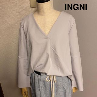 イング(INGNI)の【INGNI】イング　Vネック　フレアスリーブ　ブルー　ブラウス(シャツ/ブラウス(長袖/七分))