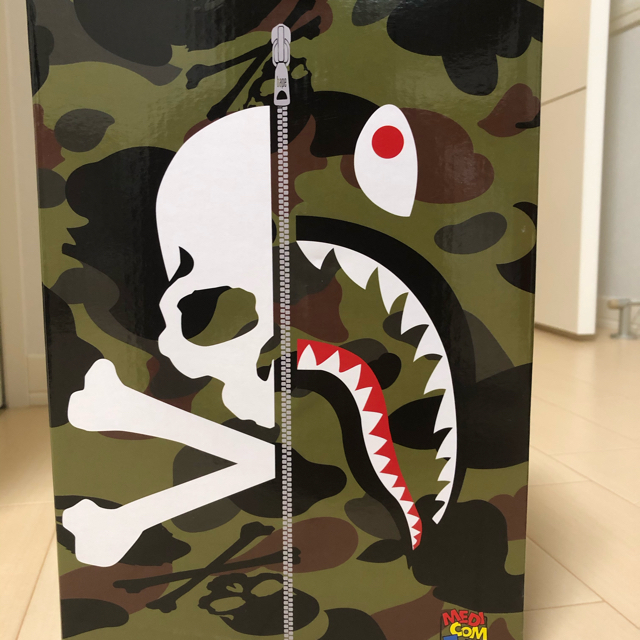 A BATHING APE(アベイシングエイプ)のMASTER MIND VS BAPE BE@RBRICK 100% &400% エンタメ/ホビーのフィギュア(その他)の商品写真