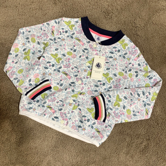 PETIT BATEAU(プチバトー)のco様専用　☆プチバトー☆スウェットカーディガン　6才サイズ キッズ/ベビー/マタニティのキッズ服女の子用(90cm~)(カーディガン)の商品写真