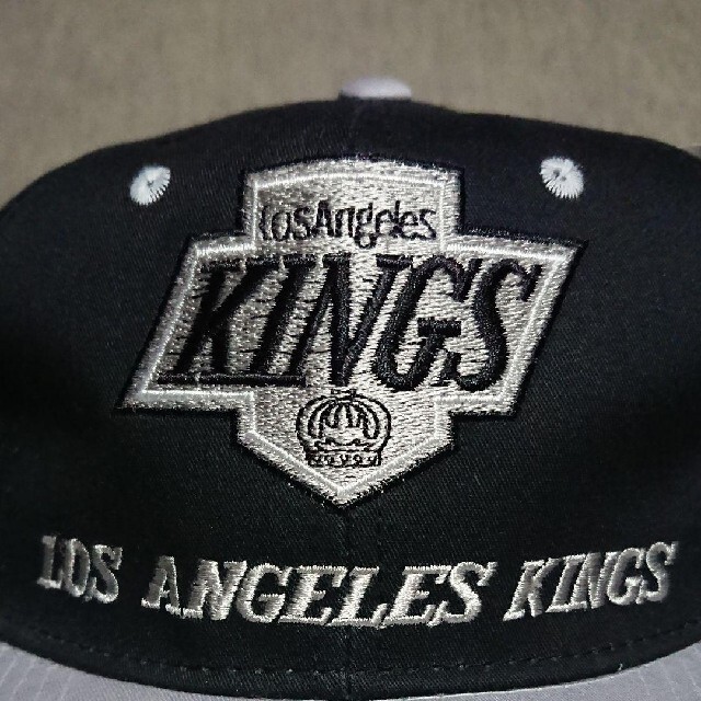 NEW ERA(ニューエラー)の【LOS ANGELES KINGS】90s 新品キャップ ロサンゼルスキングス メンズの帽子(キャップ)の商品写真