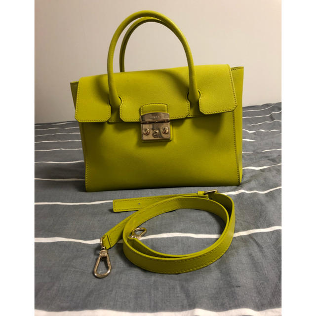 Furla(フルラ)のうさ様専用 2way フルラ ショルダーバッグ サッチェル ライムイエロ レディースのバッグ(ショルダーバッグ)の商品写真