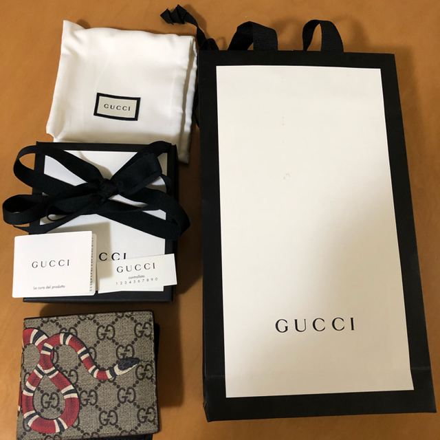 gucci スネーク 折り財布 gucci スネーク 折り財布