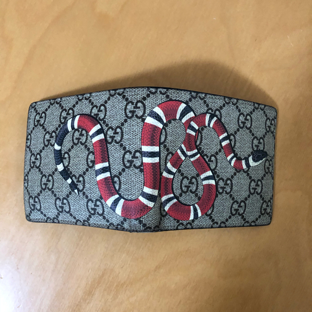 Gucci - gucci スネーク 折り財布の通販 by リョウ's shop｜グッチならラクマ