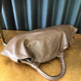 ロエベ(LOEWE)の【美品】LOEWE ロエベ ナッパアイレ アナグラム ブラウン(ハンドバッグ)