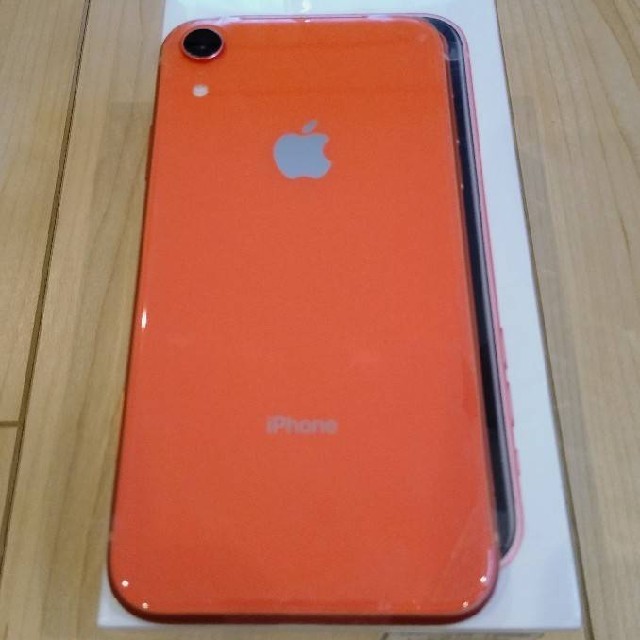 iPhone XR Coral 128GB 本体　SIMフリー docomo