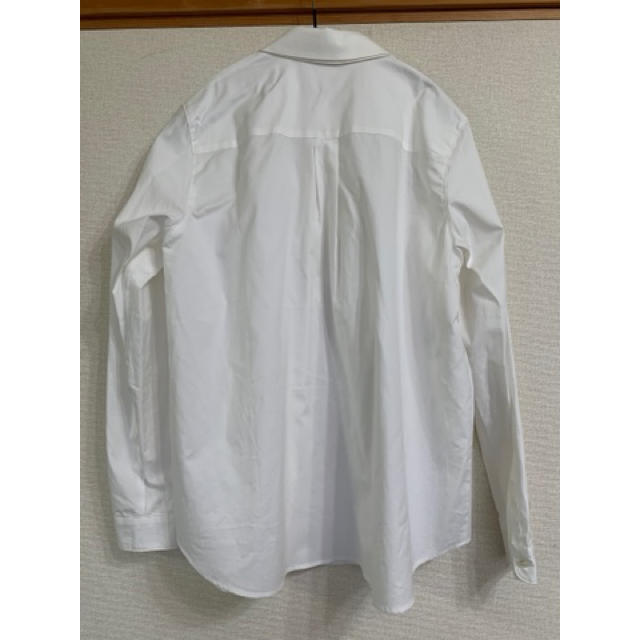 kumikyoku（組曲）(クミキョク)の組曲（オンワード樫山）ホワイトシャツ　新品 レディースのトップス(シャツ/ブラウス(長袖/七分))の商品写真