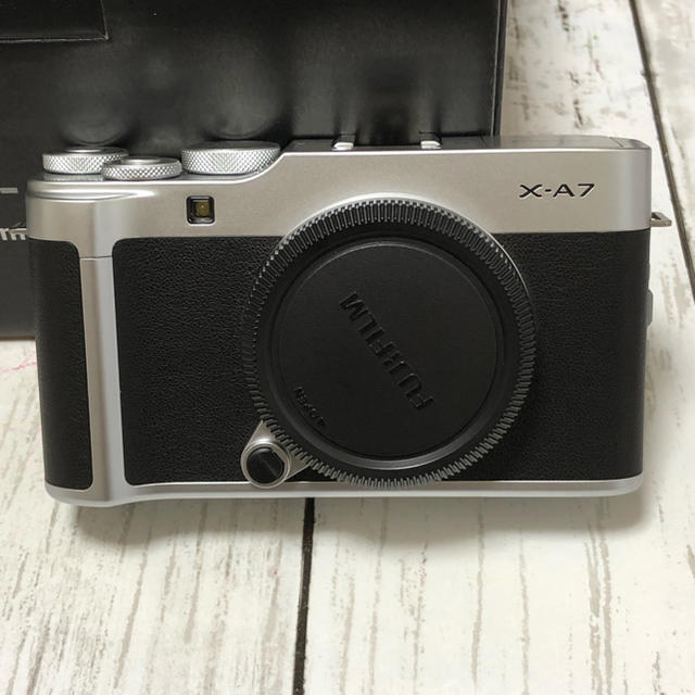 富士フイルム - 【美品】FUJIFILM X-A7 シルバー レンズキット 予備バッテリーつきの通販 by もちよ｜フジフイルムならラクマ