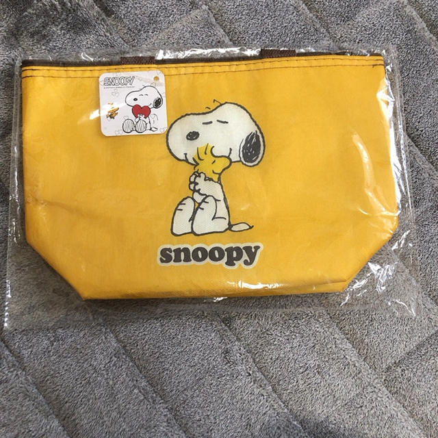 SNOOPY(スヌーピー)のスヌーピー　保冷温ランチバッグ キッズ/ベビー/マタニティのこども用バッグ(ランチボックス巾着)の商品写真