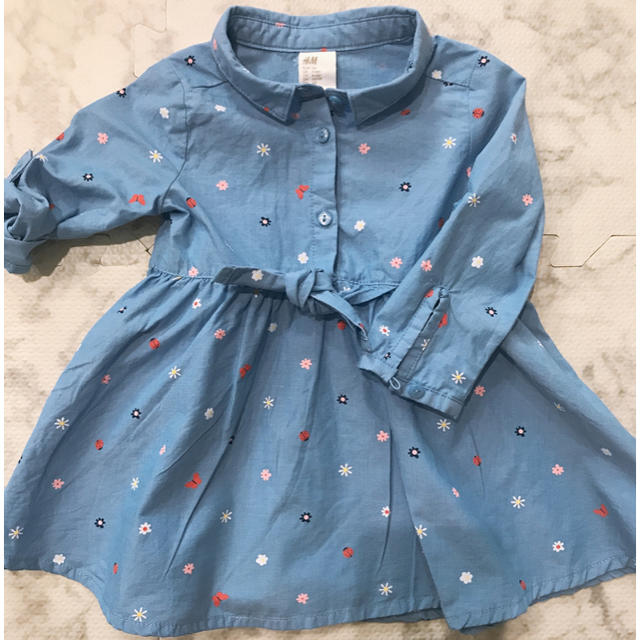 H&M(エイチアンドエム)のH&M Baby 花柄シャツワンピース🌼 キッズ/ベビー/マタニティのベビー服(~85cm)(ワンピース)の商品写真