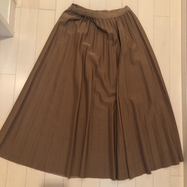 GOGOSING(ゴゴシング)のサテンプリーツスカート レディースのスカート(ロングスカート)の商品写真