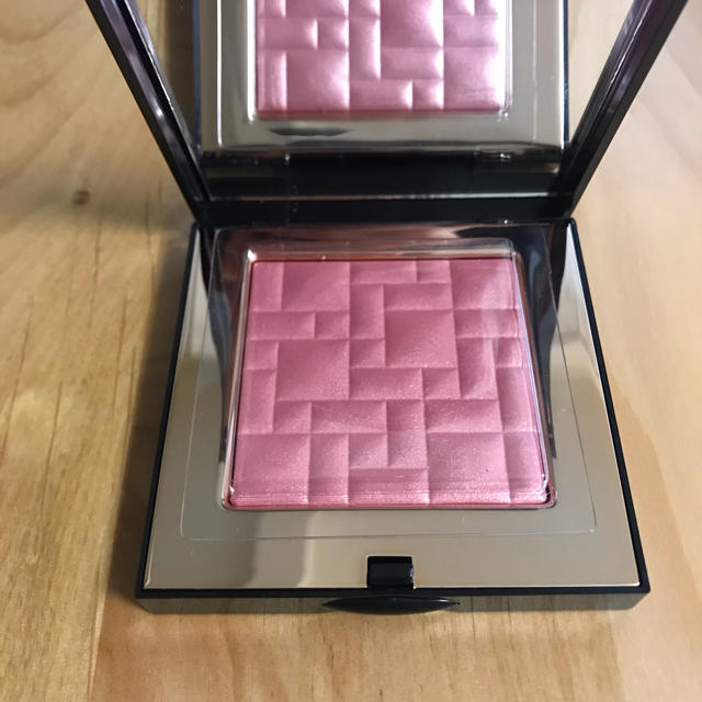 期間限定値下げBOBBI BROWN　ハイライト　ティング　パウダー