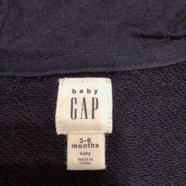 babyGAP(ベビーギャップ)の【未使用品】babyGAP パーカー 3 - 6M キッズ/ベビー/マタニティのベビー服(~85cm)(トレーナー)の商品写真