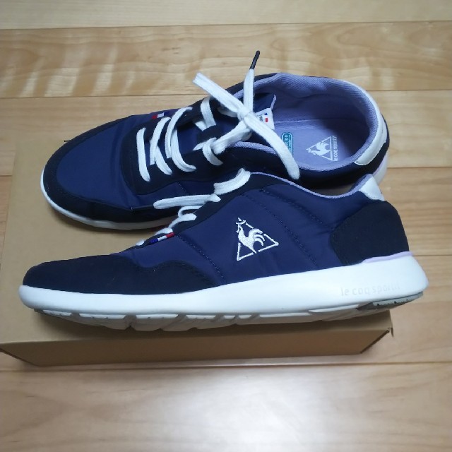 le coq sportif(ルコックスポルティフ)のle coq sportif  ネイビー スニーカー(25センチ) レディースの靴/シューズ(スニーカー)の商品写真