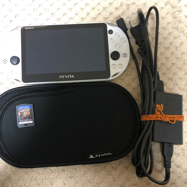 PS VITA ケース付き充電器付きソフトマイクラ