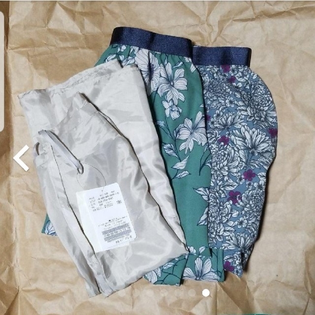 IENA(イエナ)のDEVEAUX フラワープリントスカート レディースのスカート(ロングスカート)の商品写真