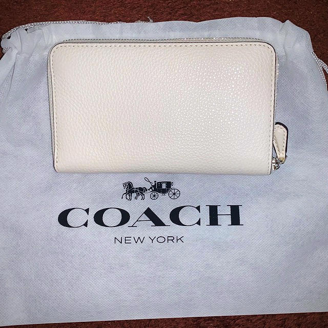 COACH(コーチ)の【コーチ×ディズニー】ダンボ レザーモチーフ ミディアムジップ レディースのファッション小物(財布)の商品写真