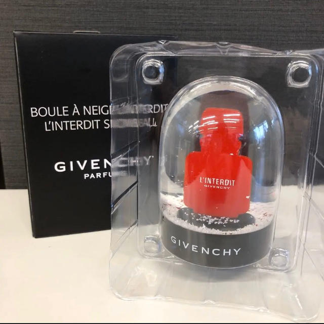 【非売品】GIVENCHY SNOWBALL インテリア/住まい/日用品のインテリア小物(置物)の商品写真