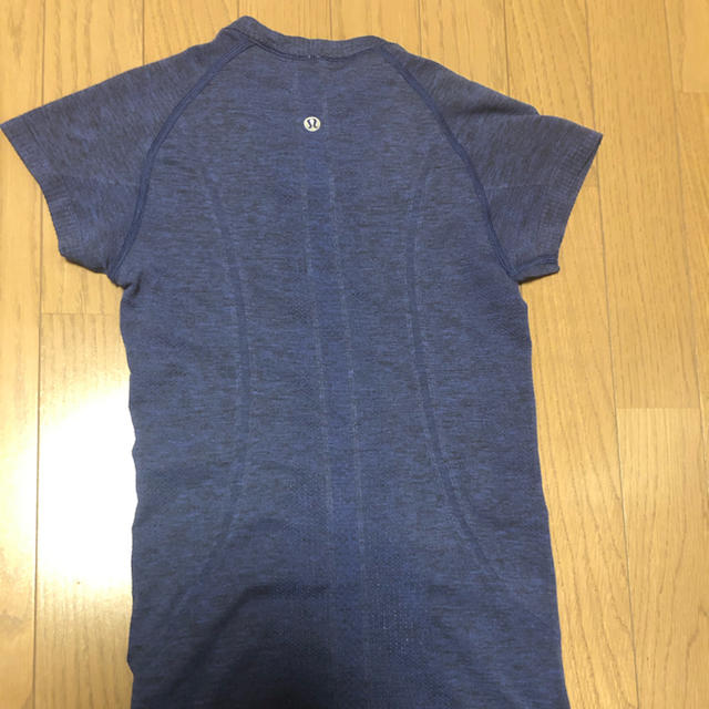 lululemon(ルルレモン)のlululemon  半袖　サイズ2 レディースのトップス(Tシャツ(半袖/袖なし))の商品写真