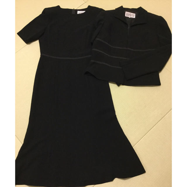 フォーマルスーツ　(ブラックフォーマル) レディースのフォーマル/ドレス(礼服/喪服)の商品写真