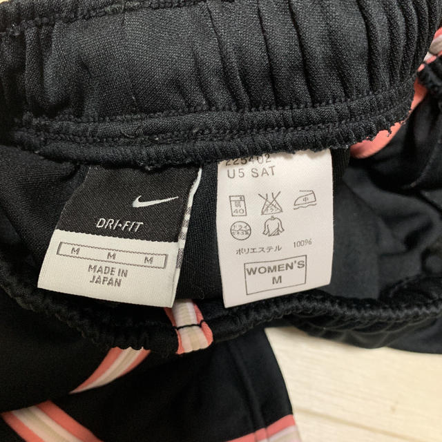 NIKE(ナイキ)の【NIKE】 良品　日本製 ナイキ レディース ハーフパンツ ジャージ　M レディースのパンツ(ハーフパンツ)の商品写真