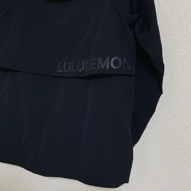 lululemon(ルルレモン)の新品未使用 ルルレモン Move With ThePack ジャケット サイズ4 スポーツ/アウトドアのランニング(ウェア)の商品写真