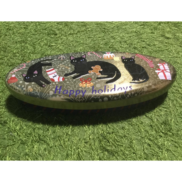 KALDI(カルディ)のカルディ 2019 クリスマス ネコ オーバル缶 インテリア/住まい/日用品のインテリア小物(小物入れ)の商品写真