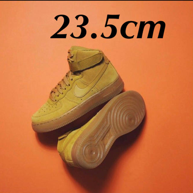 NIKE(ナイキ)の新品23.5cm ナイキ エアフォース1 HIGH LV8 3 GSウィート メンズの靴/シューズ(スニーカー)の商品写真