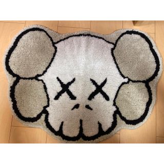 KAWS shop｜フリマアプリ ラクマ