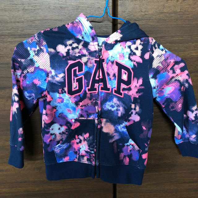 babyGAP(ベビーギャップ)のbabyGap 花柄パーカー キッズ/ベビー/マタニティのキッズ服女の子用(90cm~)(その他)の商品写真