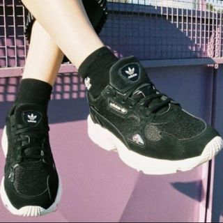 アディダス(adidas)の♡adidas♡ファルコン♡ブラック♡美品♡アディダス(スニーカー)