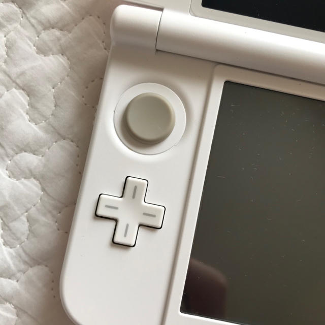 Nintendo 3DS  LL 本体ピンク/ホワイト　ACアダプター付 2