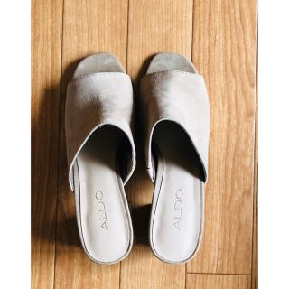 アルド(ALDO)のベージュ スエード サンダル ALDO 23cm(サンダル)