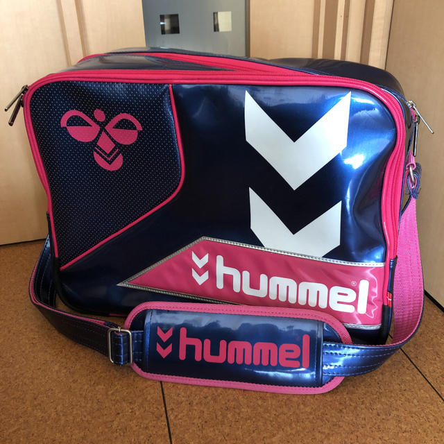 hummel(ヒュンメル)のhummelエナメルバッグ スポーツ/アウトドアのサッカー/フットサル(その他)の商品写真