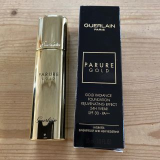 ゲラン(GUERLAIN)のゲランパリュールゴールド01とBAチーク(ファンデーション)