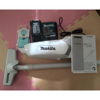 マキタ(Makita)の⭐️りっぽんさま⭐️Makita 充電式クリーナー(掃除機)