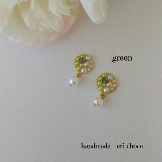 煌めくビジューピアス(イヤリング)☆green(ピアス)