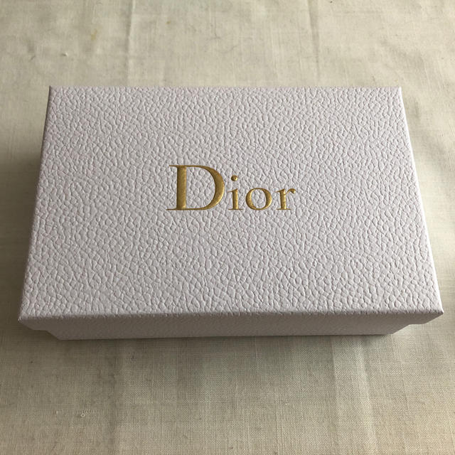 Dior(ディオール)のDior ギフトボックス インテリア/住まい/日用品のオフィス用品(ラッピング/包装)の商品写真