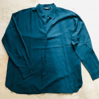 ユニクロ(UNIQLO)のシャツ(シャツ/ブラウス(長袖/七分))