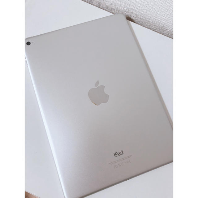 iPad Air2本体＊ほぼ新品＊2種類のカバー付＊