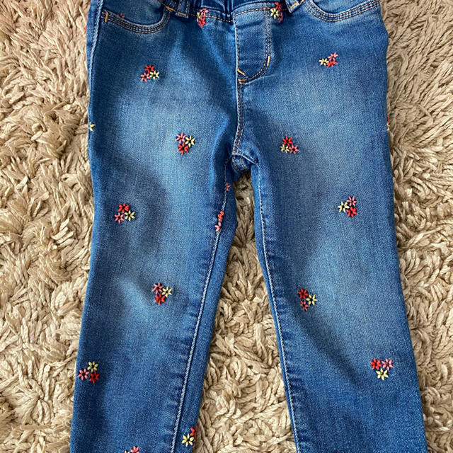 babyGAP(ベビーギャップ)のBabyGap 小花柄denim キッズ/ベビー/マタニティのキッズ服女の子用(90cm~)(その他)の商品写真