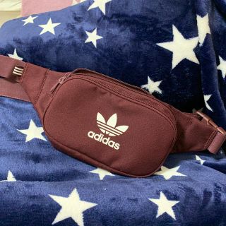 アディダス(adidas)のサコッシュ(ボディバッグ/ウエストポーチ)