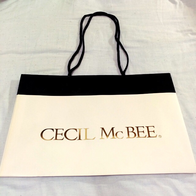 CECIL McBEE(セシルマクビー)のおけいちゃん様専用☆セシルマクビーショッパー 中 ショップ袋 レディースのバッグ(ショップ袋)の商品写真