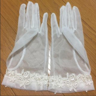 シェリー(CHERIE)の刺繍入り ショートグローブ ☆結婚式場にて購入☆(ウェディングドレス)