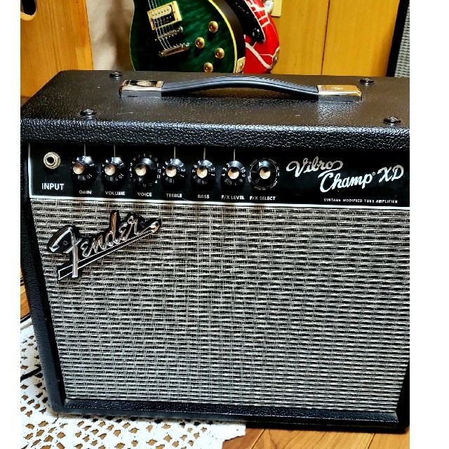 Fender(フェンダー)のFENDER vibro champ xd  楽器のギター(ギターアンプ)の商品写真